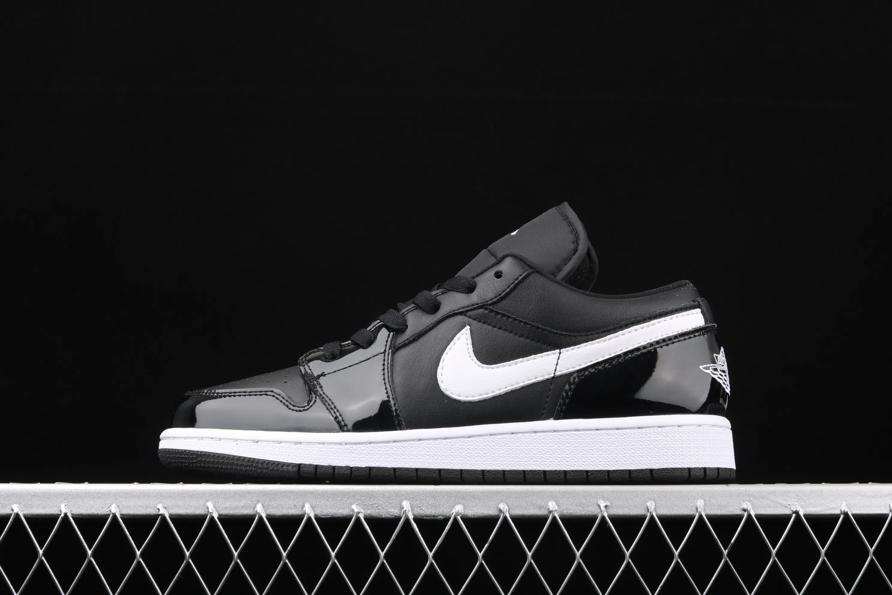 All categories Air Jordan Jordan series basketball shoes Air Jordan 1 Low Air Jordan 1 Low Black White AJ1 Joe 1 black and white small patent leather 553560-002